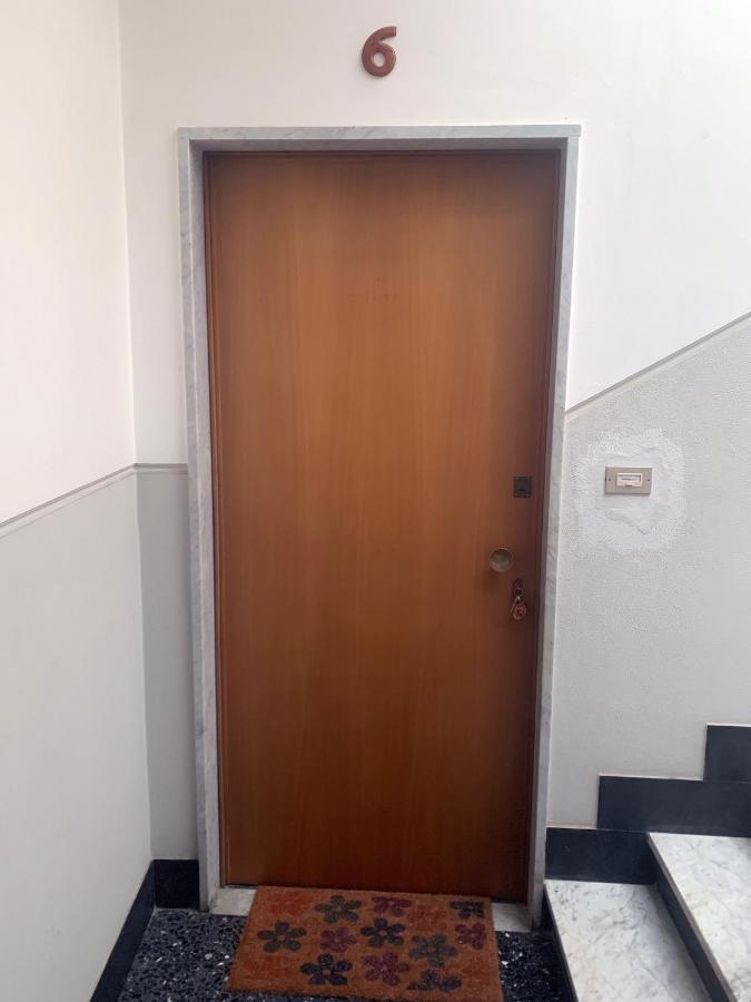 Casa Bianca 6 - Confortevole In Centro A مونيلّي المظهر الخارجي الصورة
