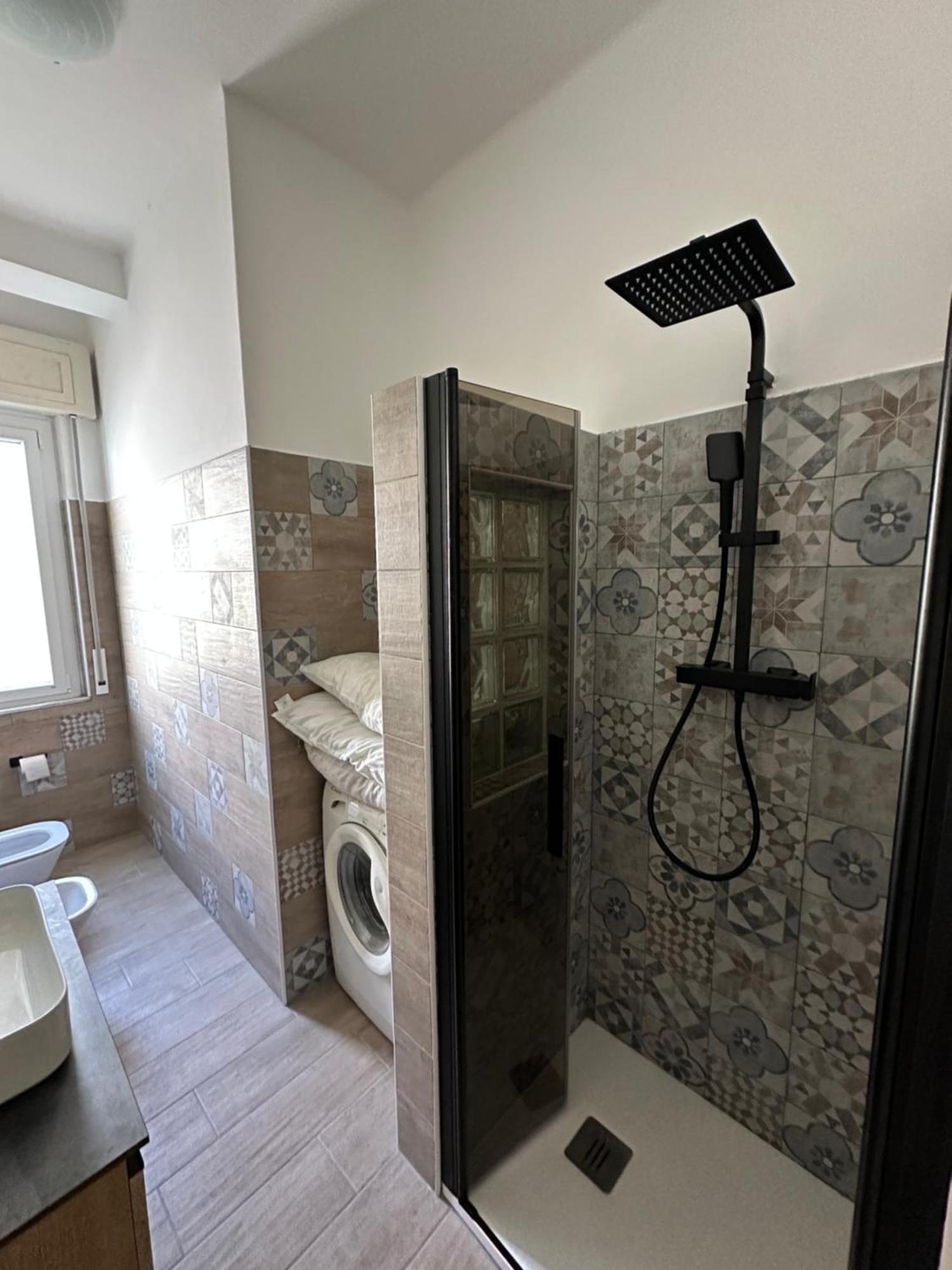 Casa Bianca 6 - Confortevole In Centro A مونيلّي المظهر الخارجي الصورة